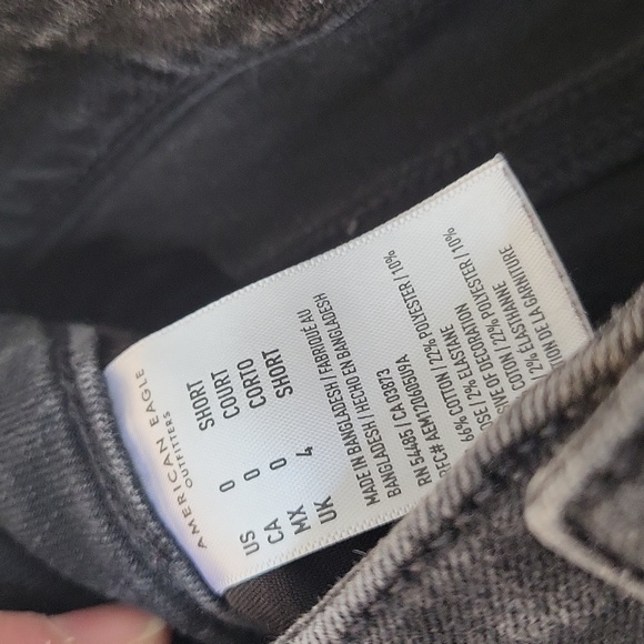 American Eagle Jeans (short) - Picture 7 of 8